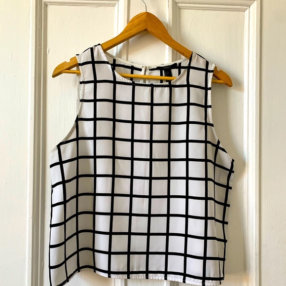 Checkered Sleevless blouse - Picture 3 of 3
